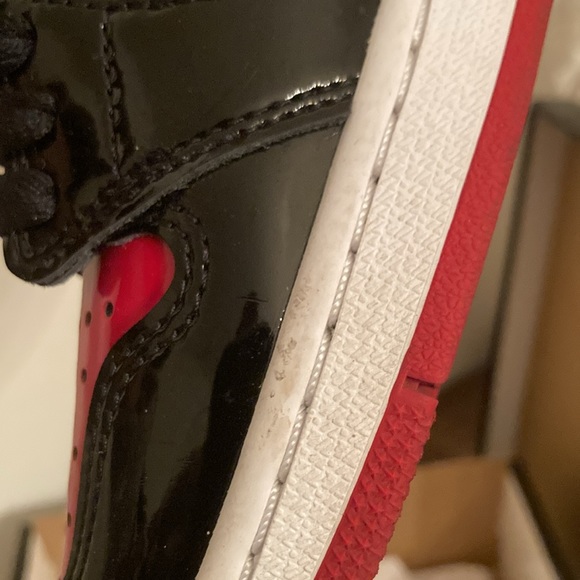 Air Jordan 1 Retro High OG 6.5 red and black patent - Picture 11 of 13